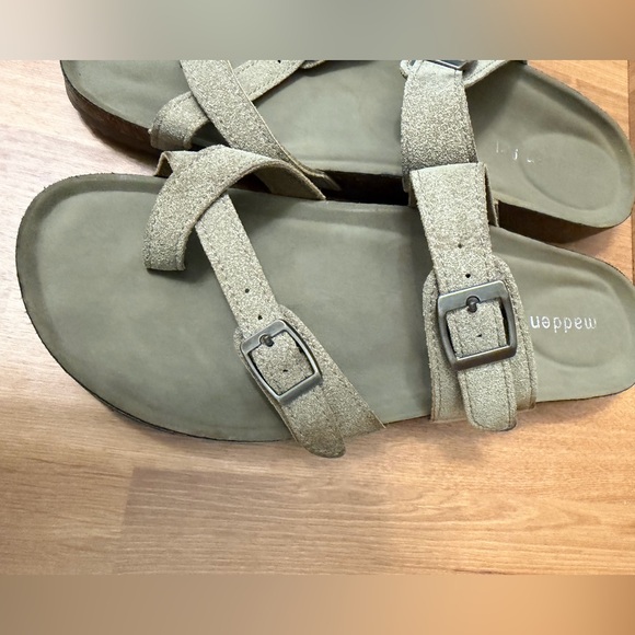 Madden Girl Footbed Sandals Size 8.5 - Picture 6 of 8